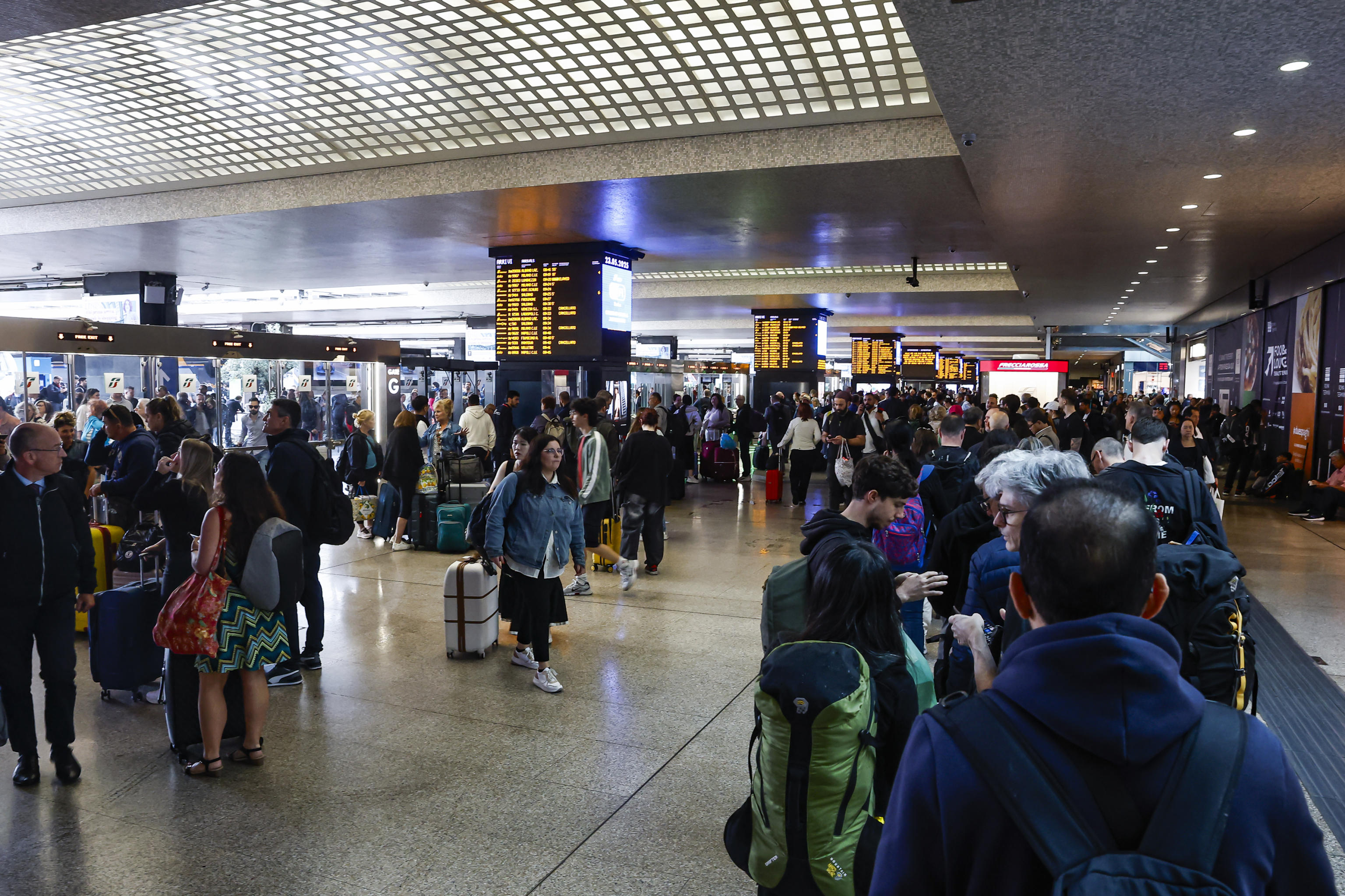 Trains strike today Friday 23 May, in Rome Termini Cancellations and delays up to 120 minutes