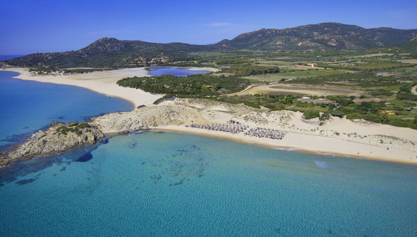The perfect holiday in the family? Relax, wellness and lots of sport: the Academy of football and Padel in South Sardinia