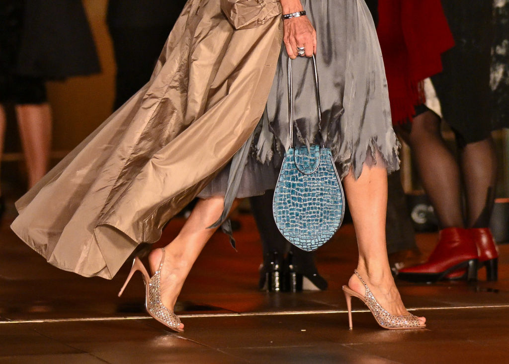 Carrie Bradshaw, his looks continue to inspire: it is the response to discreet luxury