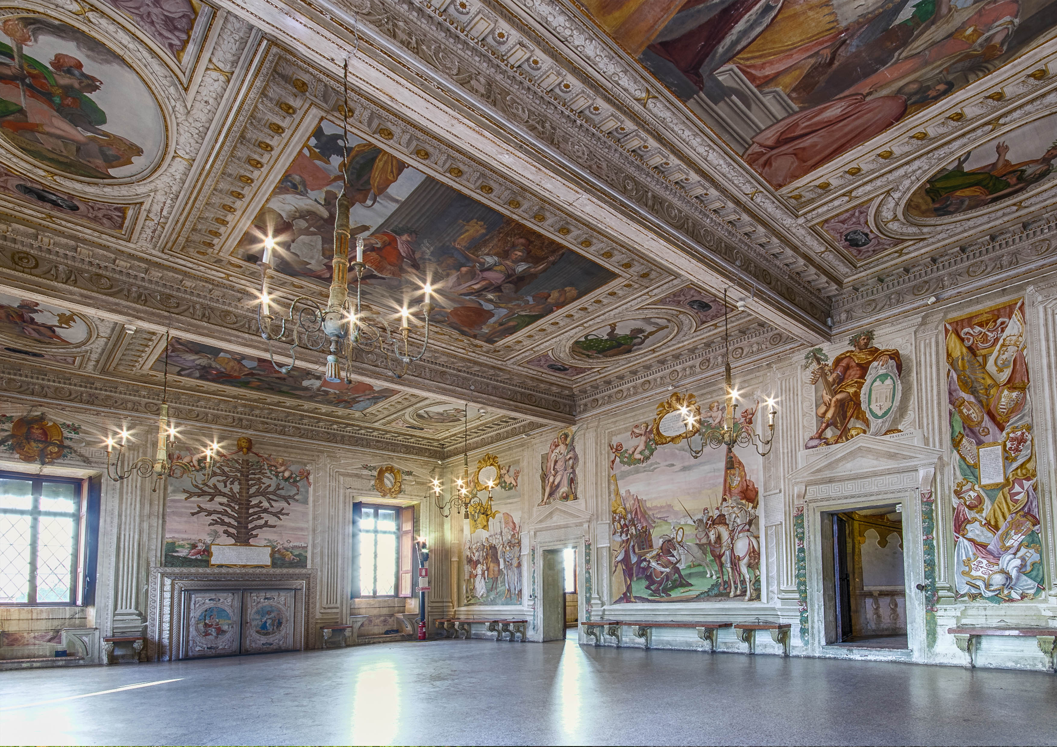 The inventor of the Vileda Mocio, Sergio Cervellin, is now « castellano » in the maxi palace of the Habsburgs bought at auction