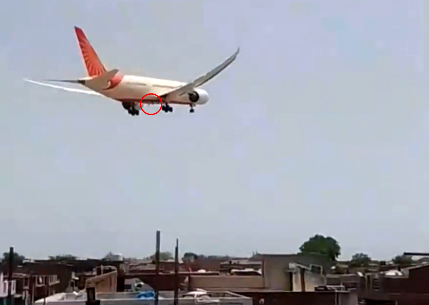 The air disaster in India, under investigation, the Boeing 787 engines: « Both out of use immediately after take -off »