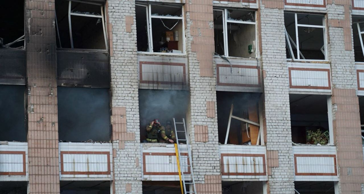 Putin, l'attacco più duro: pioggia di missili sull'Ucraina. E Zelensky apre alle mine anti uomo