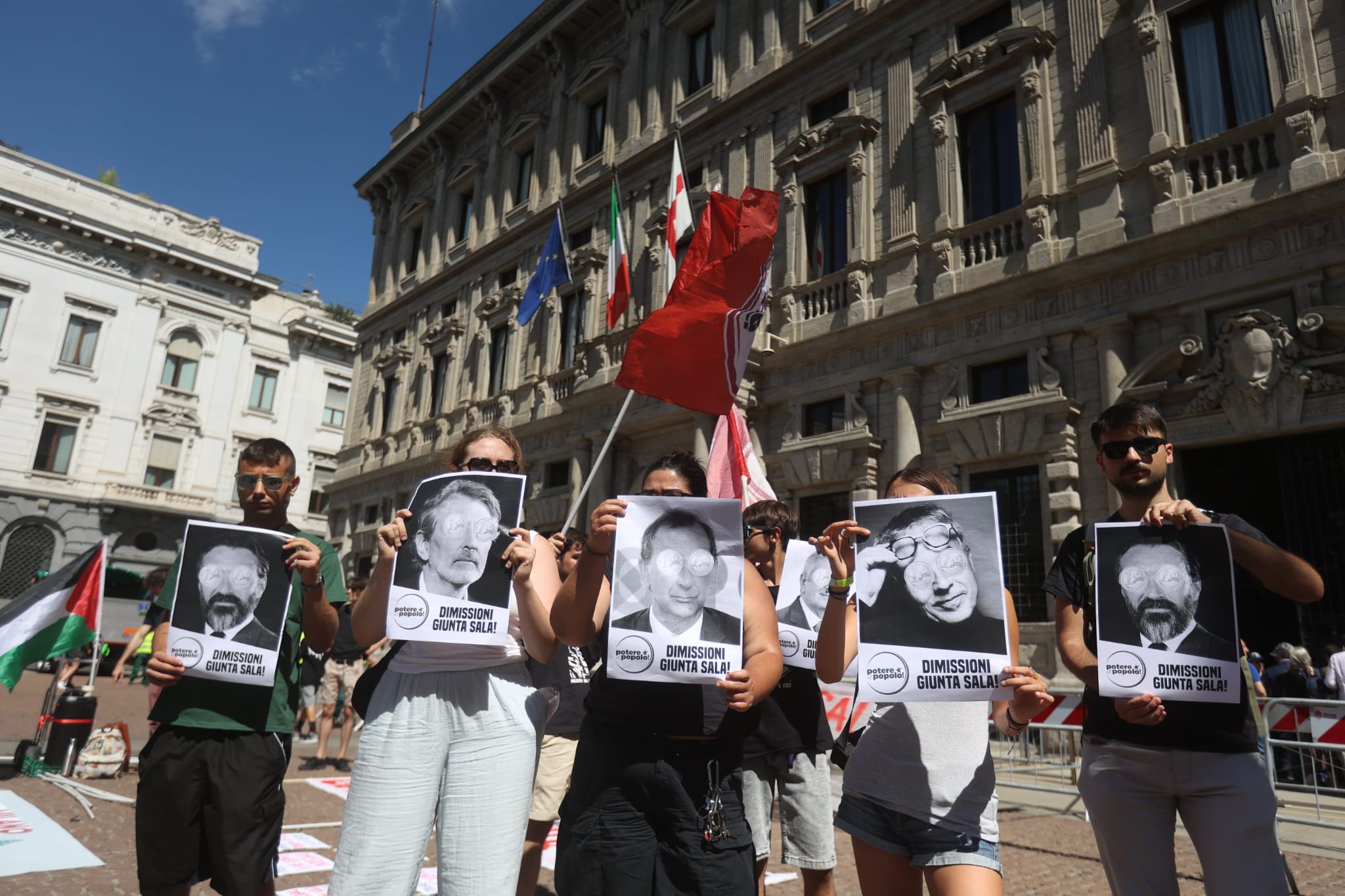 Sala in Consiglio dopo le inchieste dell'urbanistica a Milano: Vado avanti. Le mie mani sono pulite. Lascia l'assessore Tancredi| Le notizie in diretta