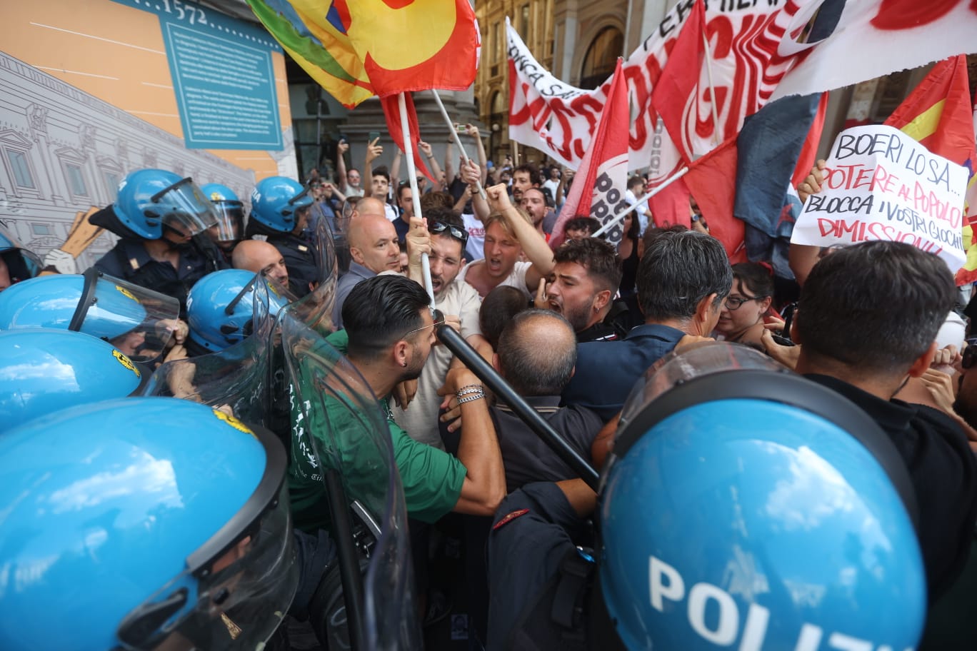 Sala in Consiglio dopo le inchieste dell'urbanistica a Milano: Vado avanti. Le mie mani sono pulite. Lascia l'assessore Tancredi| Le notizie in diretta