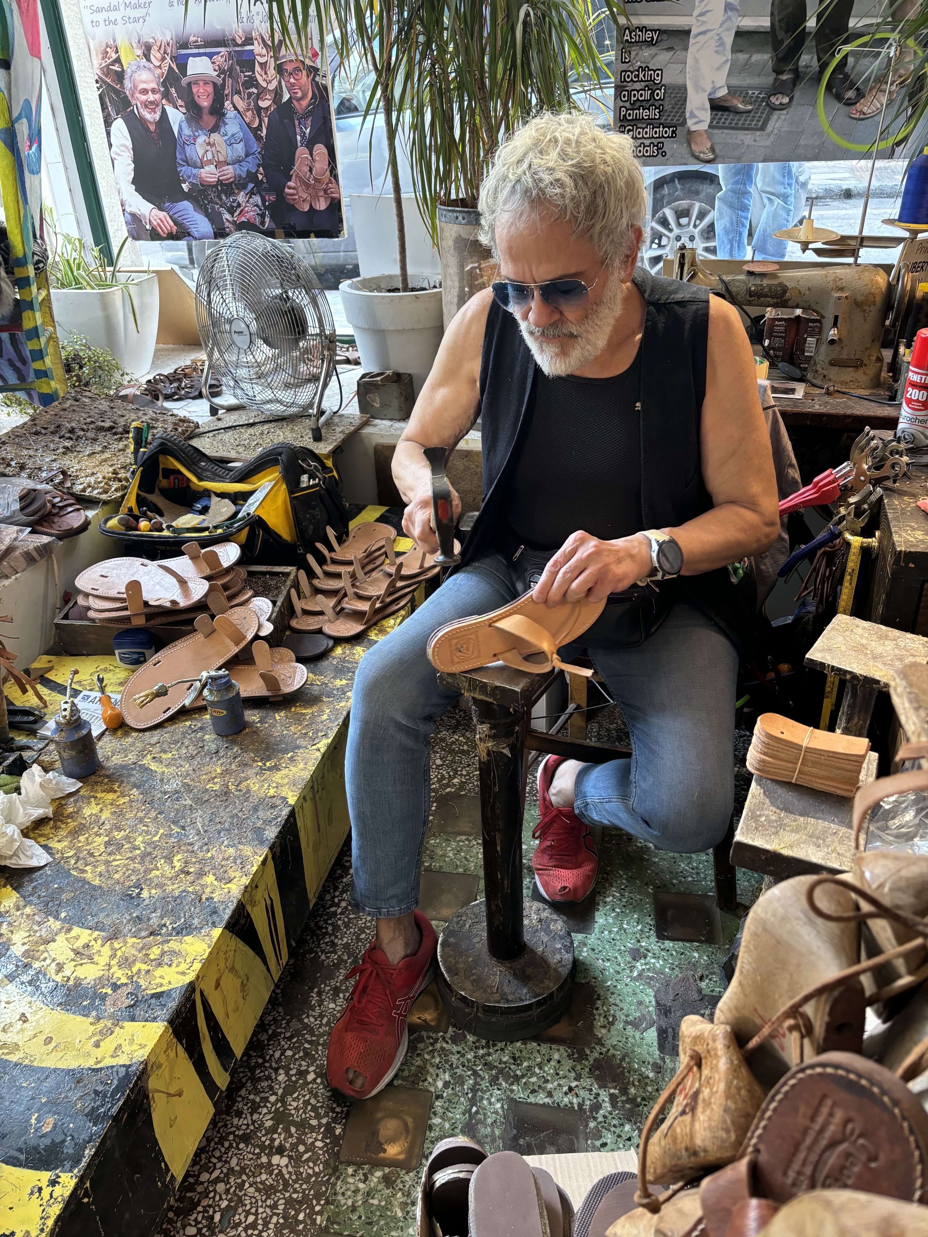 Il ciabattino poeta che fece le scarpe ai Beatles