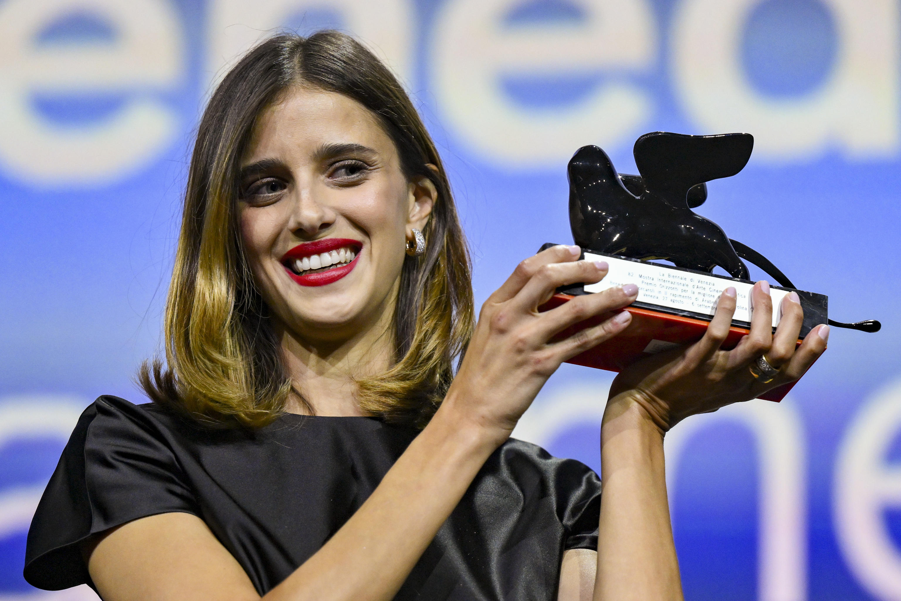 Mostra del Cinema di Venezia 2025, la premiazione in diretta | In corso la cerimonia. A Benedetta Porcaroli il premio Orizzonti come migliore attrice