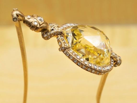 Il leggendario tesoro degli Asburgo ritrovato in Canada: «Era in un caveau, da decenni». C'è il diamante Fiorentino, ma manca la corona di Sissi