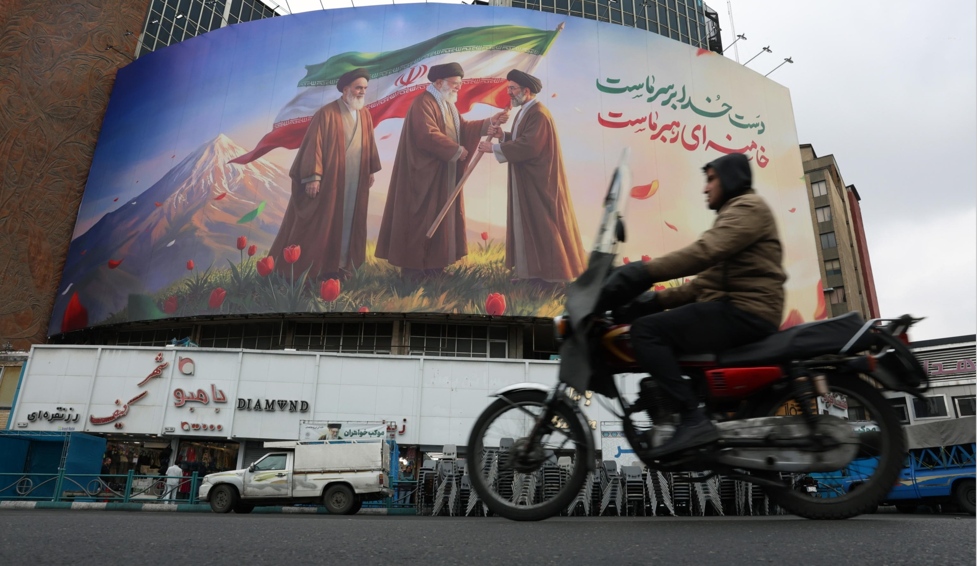 Guerra in Iran, le ultime notizie in diretta | Larijani a Trump: «Attento a non essere cancellato tu». Netanyahu: «Non abbiamo ancora finito». La Turchia schiera i Patriot nella base Nato di Malatya.